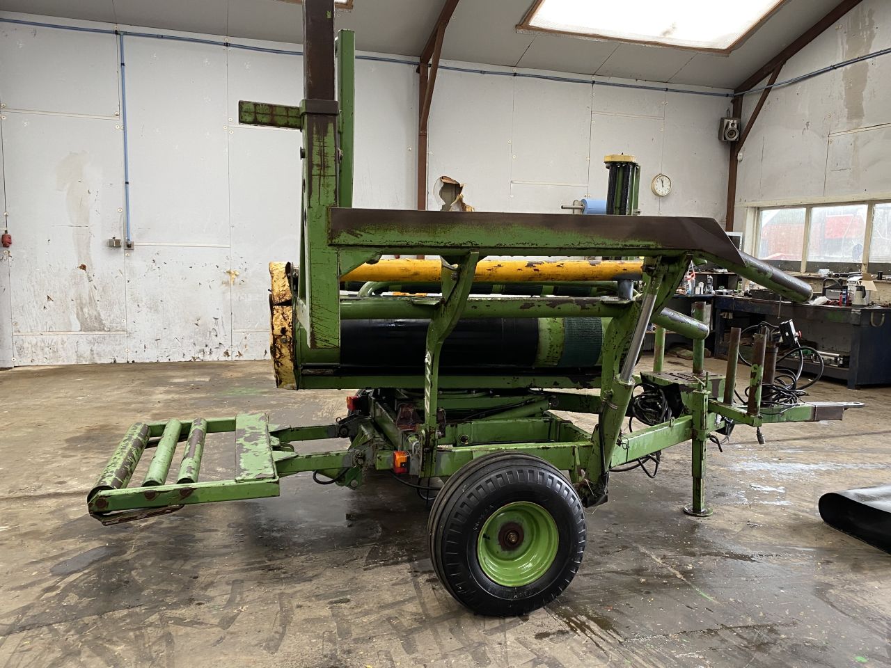ELHO 1210 AC F2 Ronde / vierkante balenwikkelaar