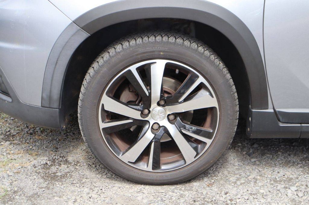 Peugeot SUV 2008 Petrol 110hp 2016