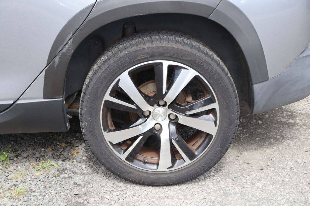 Peugeot SUV 2008 Petrol 110hp 2016
