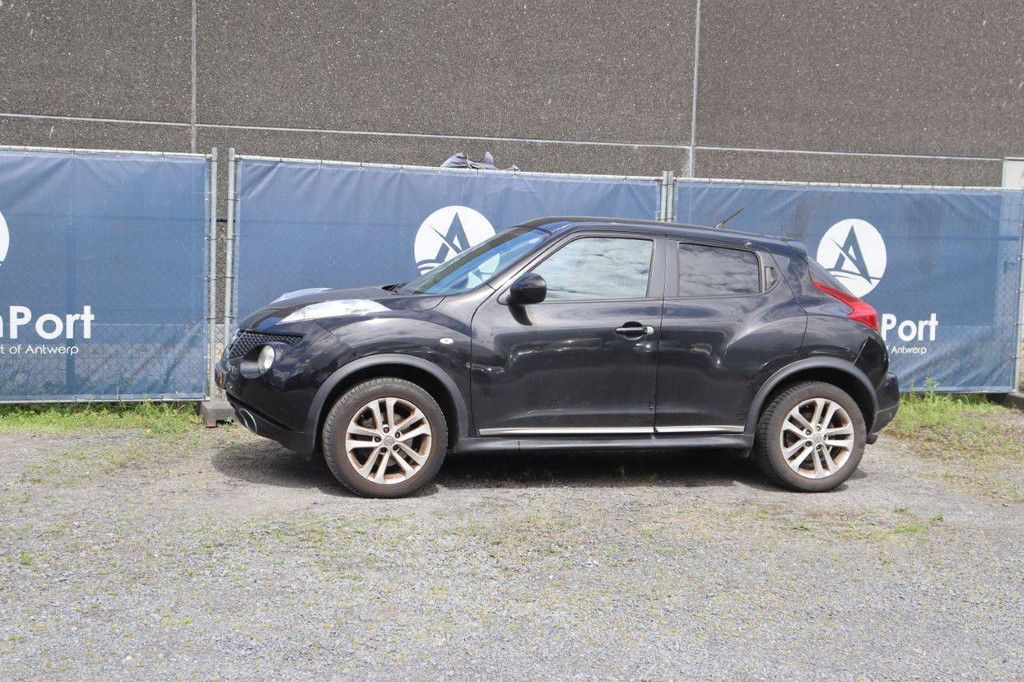 SUV Nissan JUKE Petrol 191hp 2011