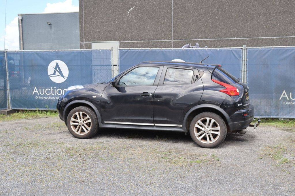 SUV Nissan JUKE Petrol 191hp 2011