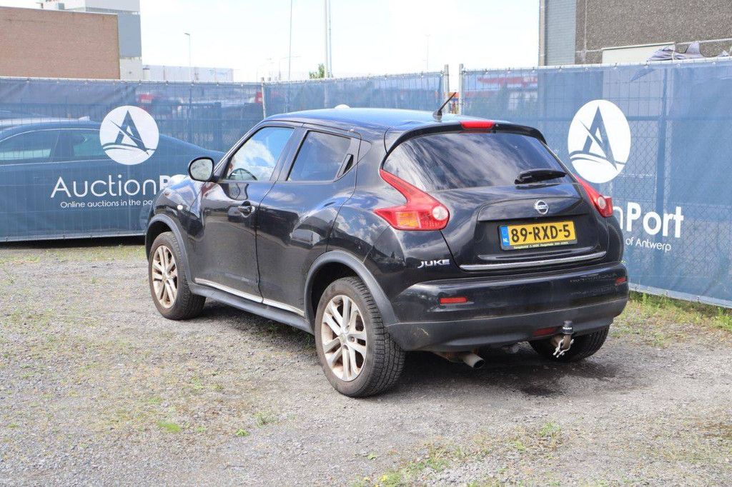 SUV Nissan JUKE Petrol 191hp 2011
