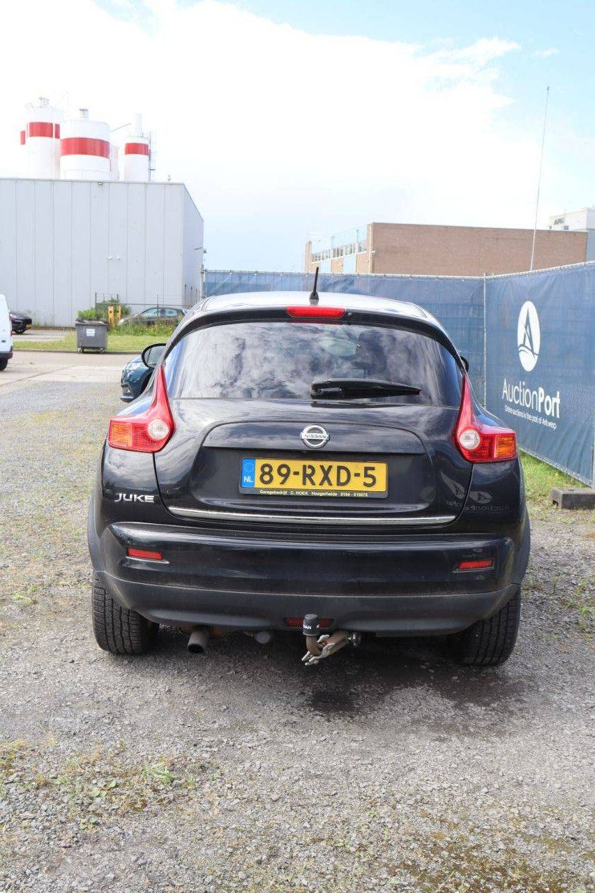 SUV Nissan JUKE Petrol 191hp 2011