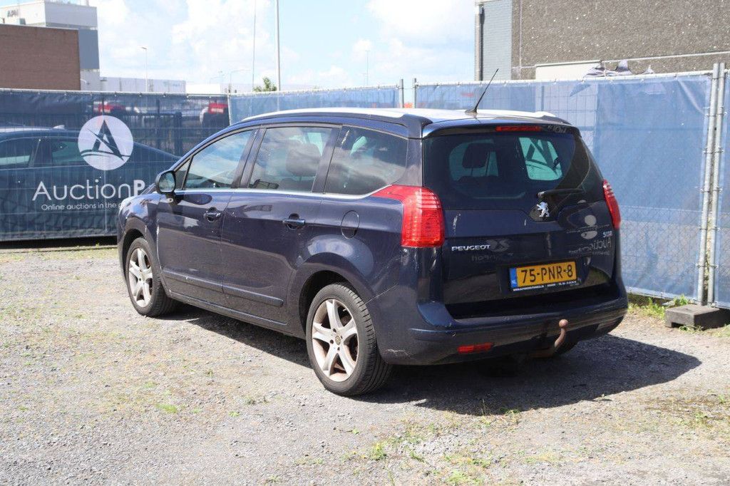 Peugeot 5008 Kombi, Benzin, 157 PS, Baujahr 2011