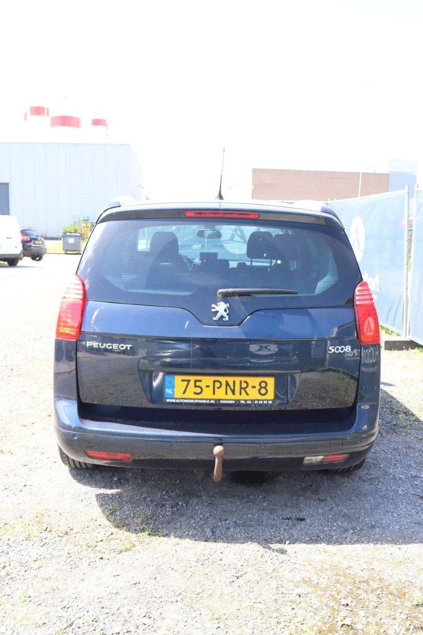 Peugeot 5008 Kombi, Benzin, 157 PS, Baujahr 2011