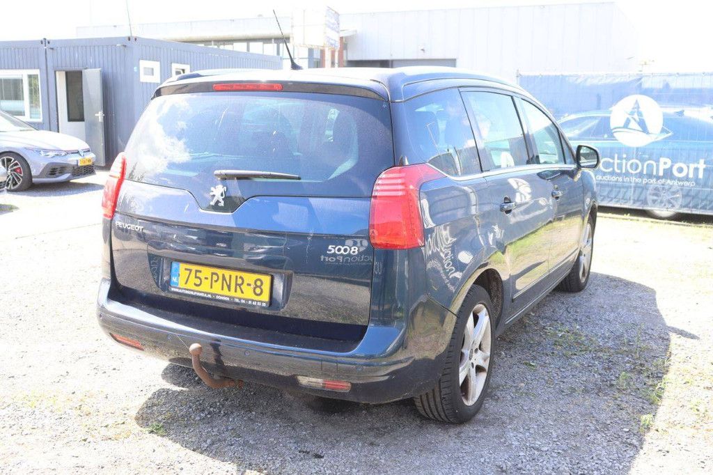 Peugeot 5008 Kombi, Benzin, 157 PS, Baujahr 2011
