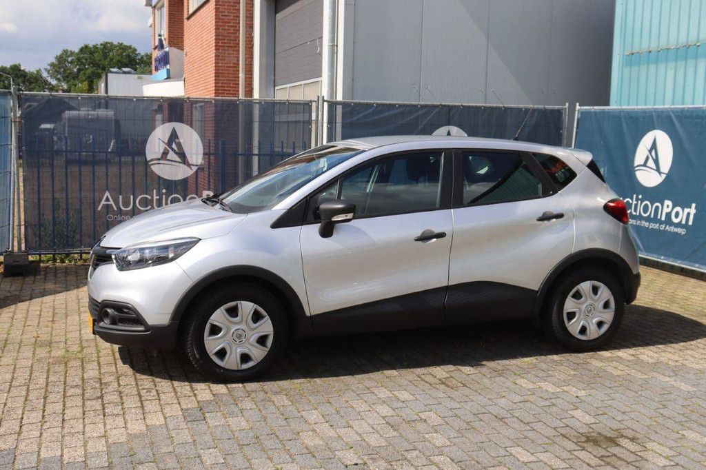 Renault Captur Benziner 90 PS Pkw 2013