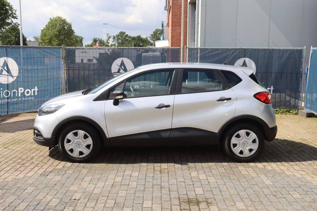 Renault Captur Benziner 90 PS Pkw 2013