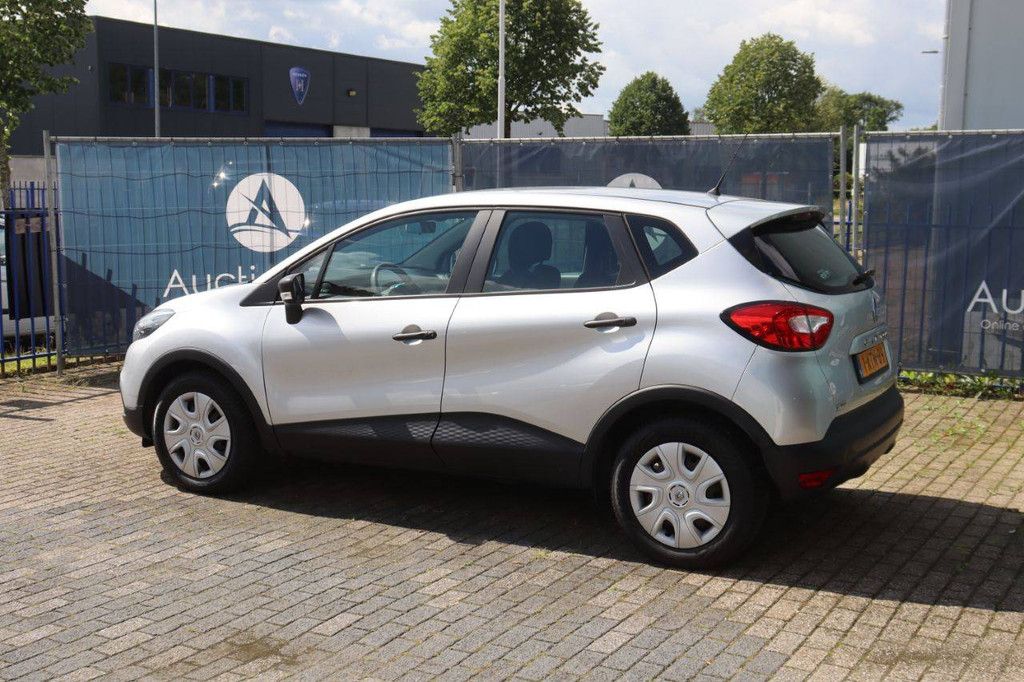 Renault Captur Benziner 90 PS Pkw 2013