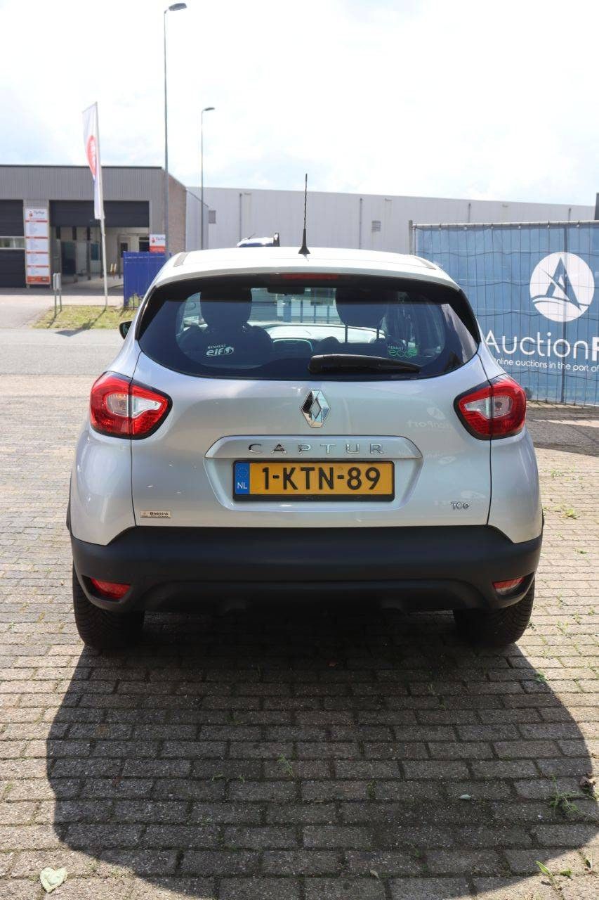 Renault Captur Benziner 90 PS Pkw 2013