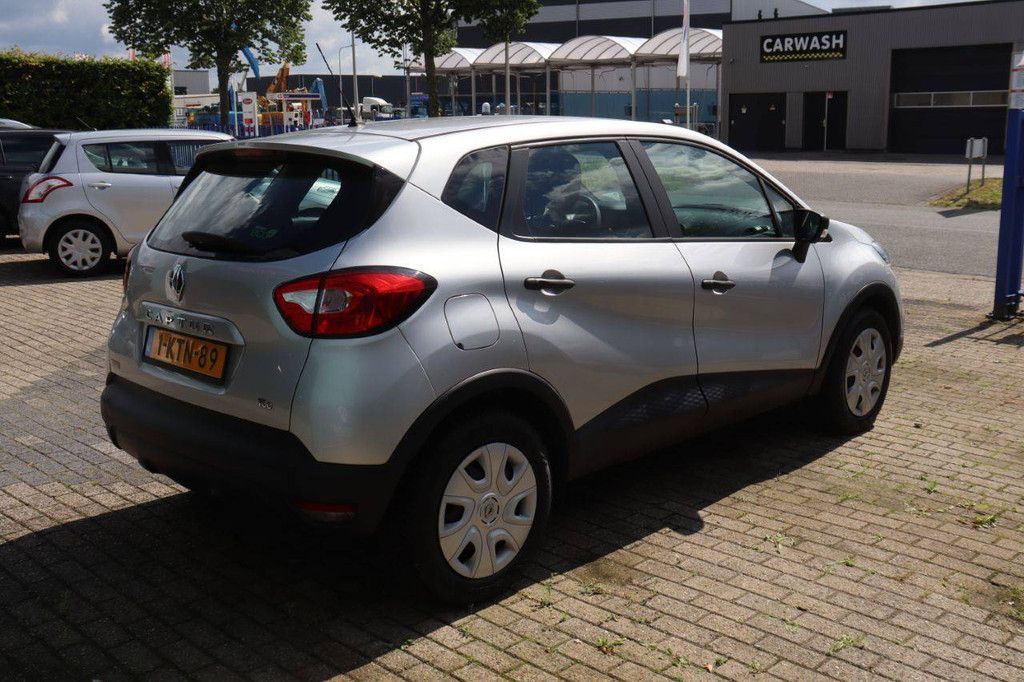 Renault Captur Benziner 90 PS Pkw 2013
