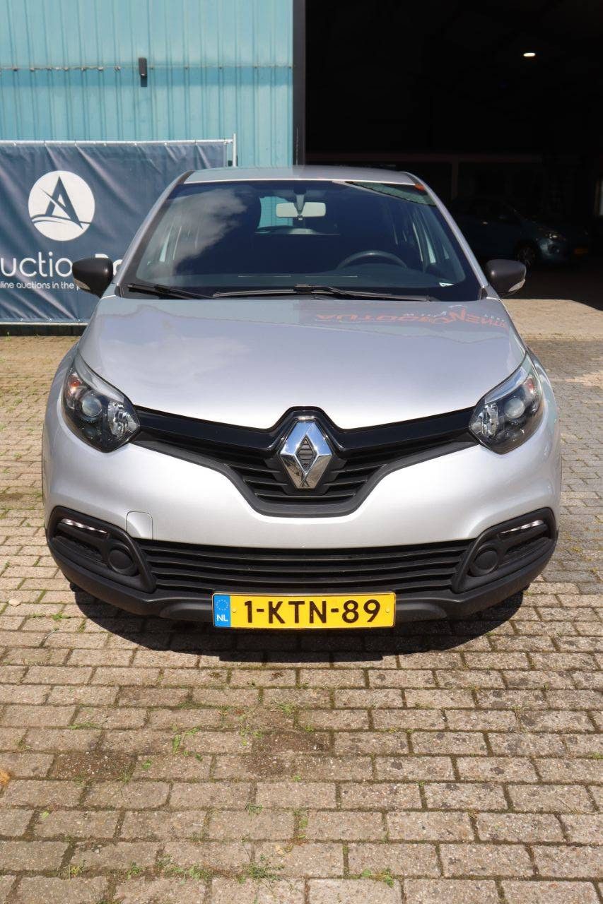 Renault Captur Benziner 90 PS Pkw 2013