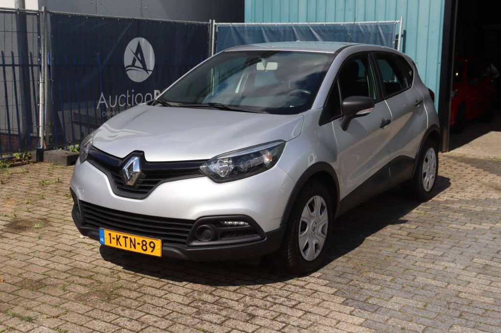 Renault Captur Benziner 90 PS Pkw 2013