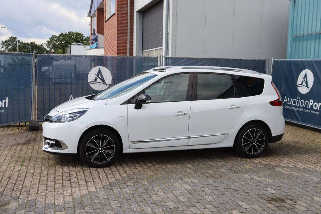 Renault Megane Scenic Kombi, Benzin, 132 PS, Baujahr 2014