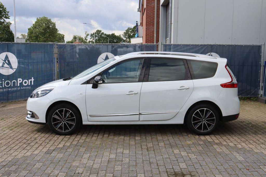 Renault Megane Scenic Kombi, Benzin, 132 PS, Baujahr 2014