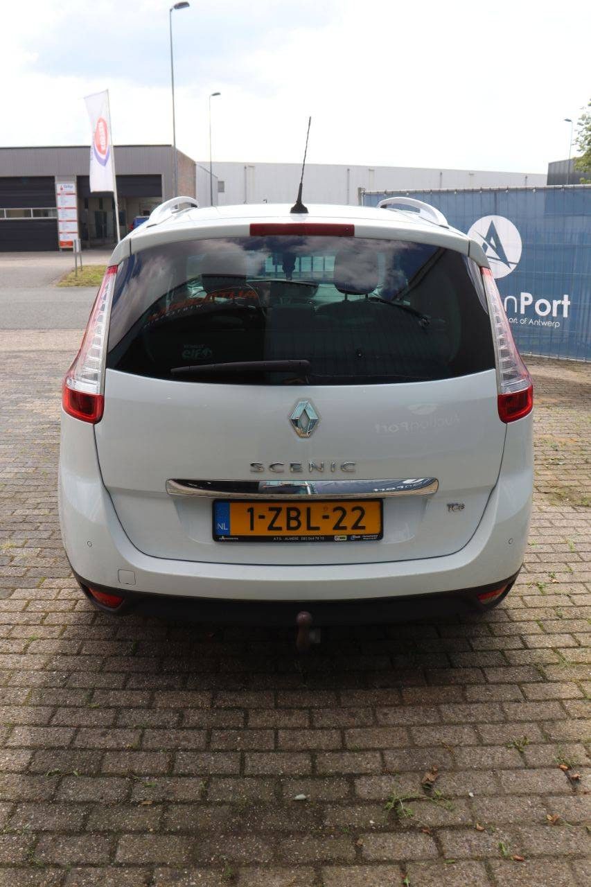 Renault Megane Scenic Kombi, Benzin, 132 PS, Baujahr 2014
