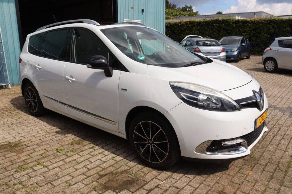 Renault Megane Scenic Kombi, Benzin, 132 PS, Baujahr 2014