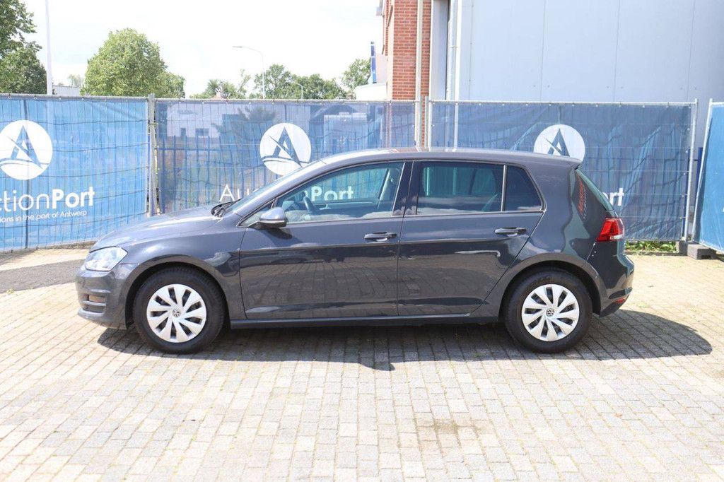 Pkw Volkswagen Golf Benzin 86 PS 2014