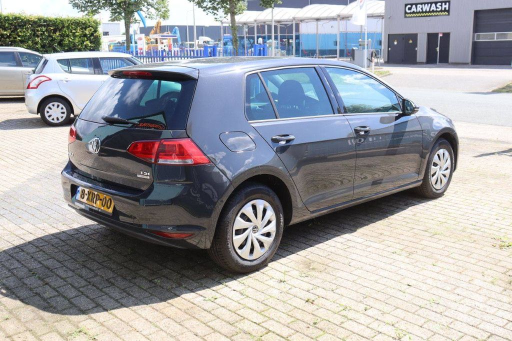 Pkw Volkswagen Golf Benzin 86 PS 2014