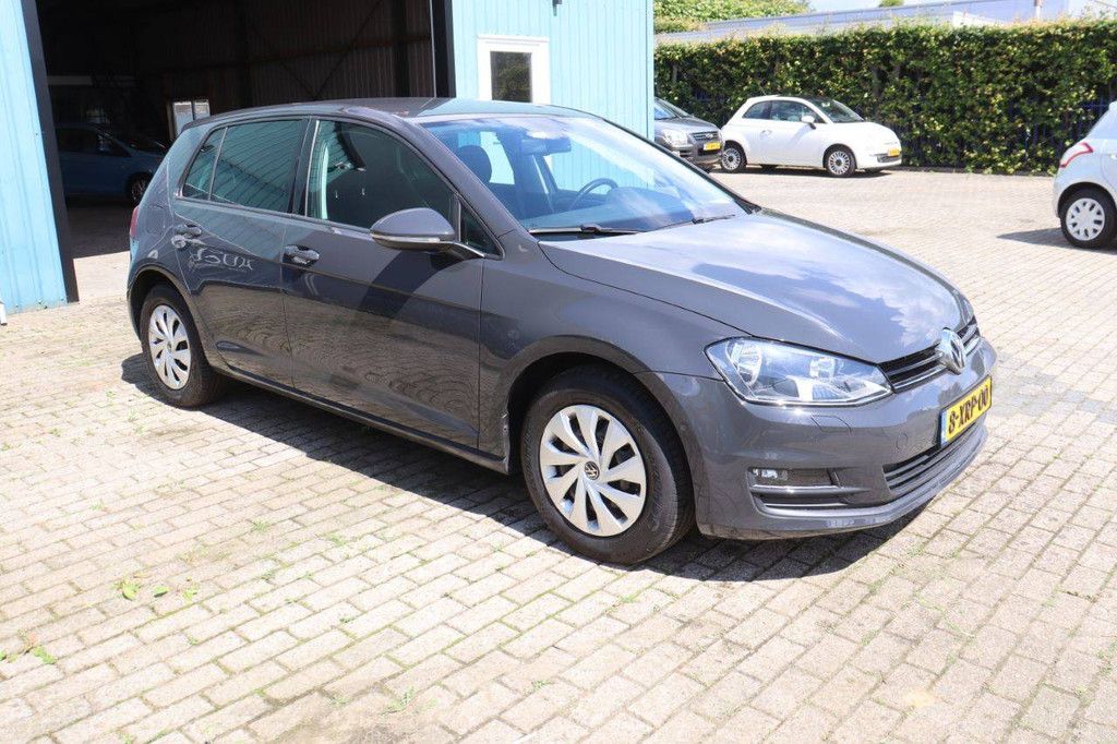 Pkw Volkswagen Golf Benzin 86 PS 2014