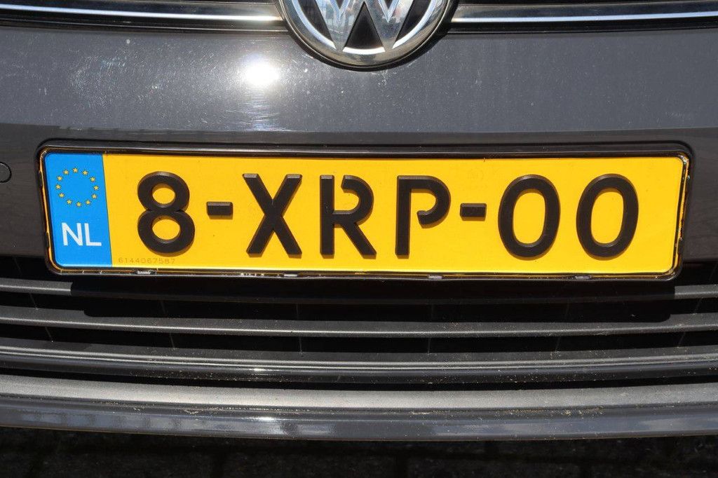 Pkw Volkswagen Golf Benzin 86 PS 2014