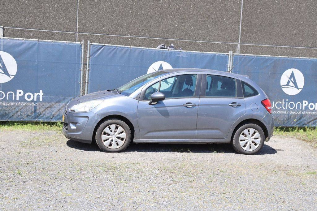 Passenger car Citroën C3 Petrol 74hp 2010