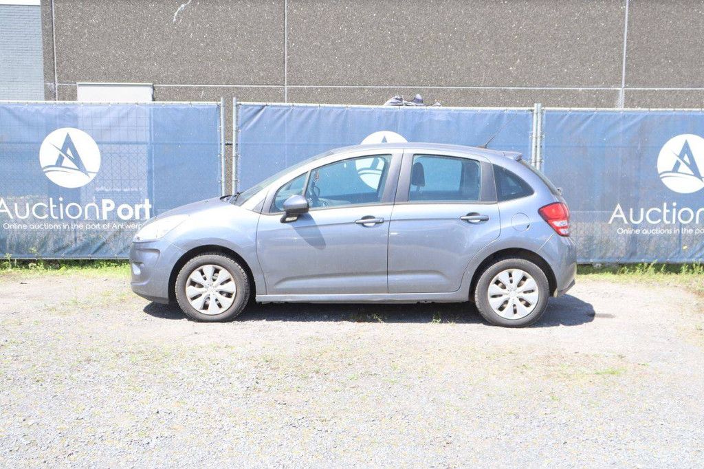 Passenger car Citroën C3 Petrol 74hp 2010