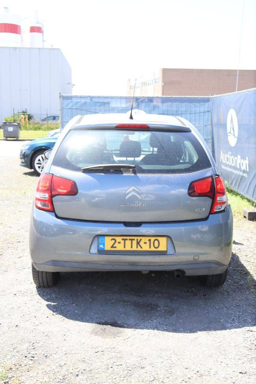 Passenger car Citroën C3 Petrol 74hp 2010