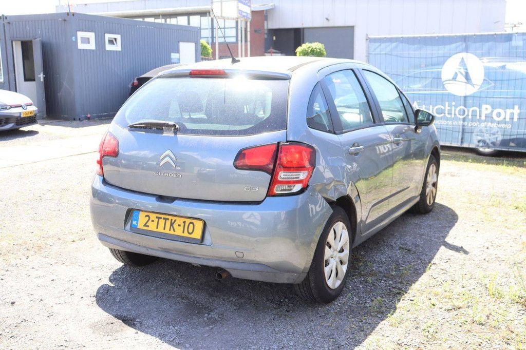 Passenger car Citroën C3 Petrol 74hp 2010