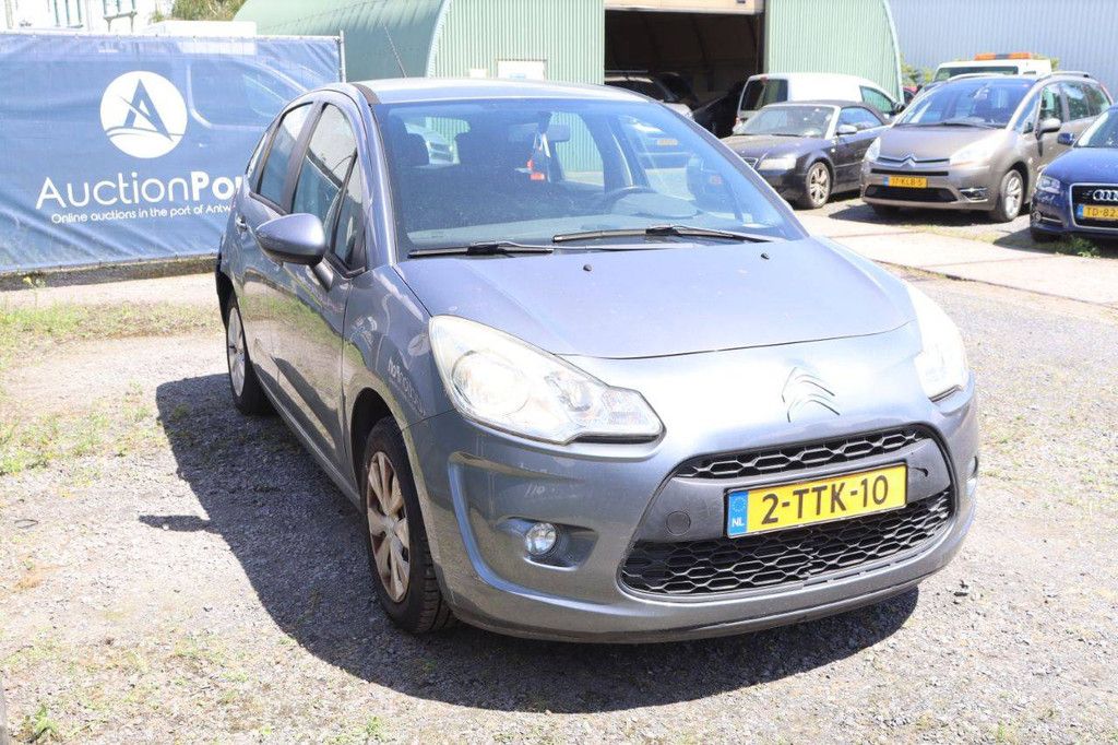 Passenger car Citroën C3 Petrol 74hp 2010