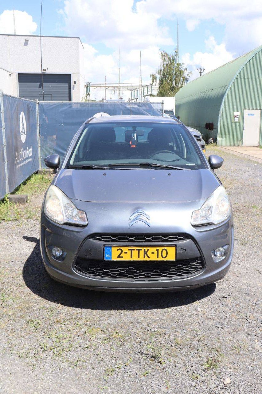 Passenger car Citroën C3 Petrol 74hp 2010