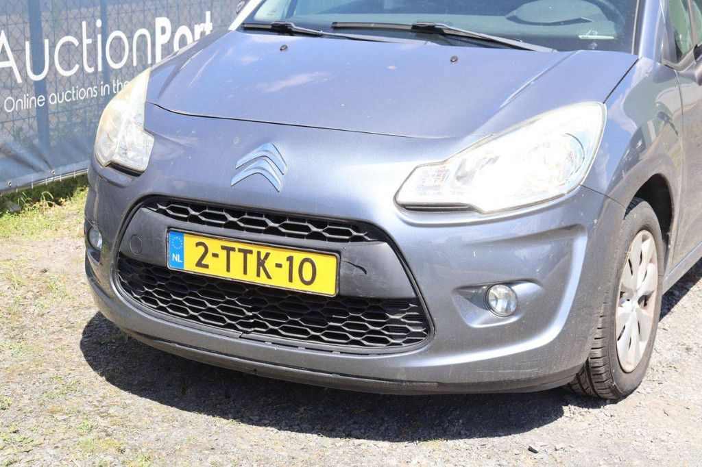 Passenger car Citroën C3 Petrol 74hp 2010