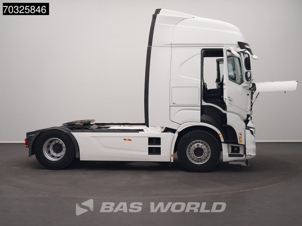 Iveco S-Way 510 4X2 Full-Air Retarder 2xTanks Standklima ACC Navi