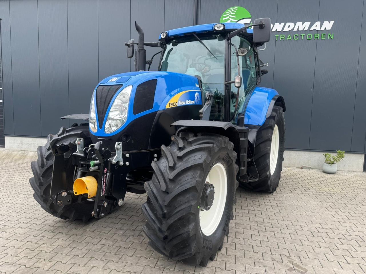 New Holland T6030 Range Command