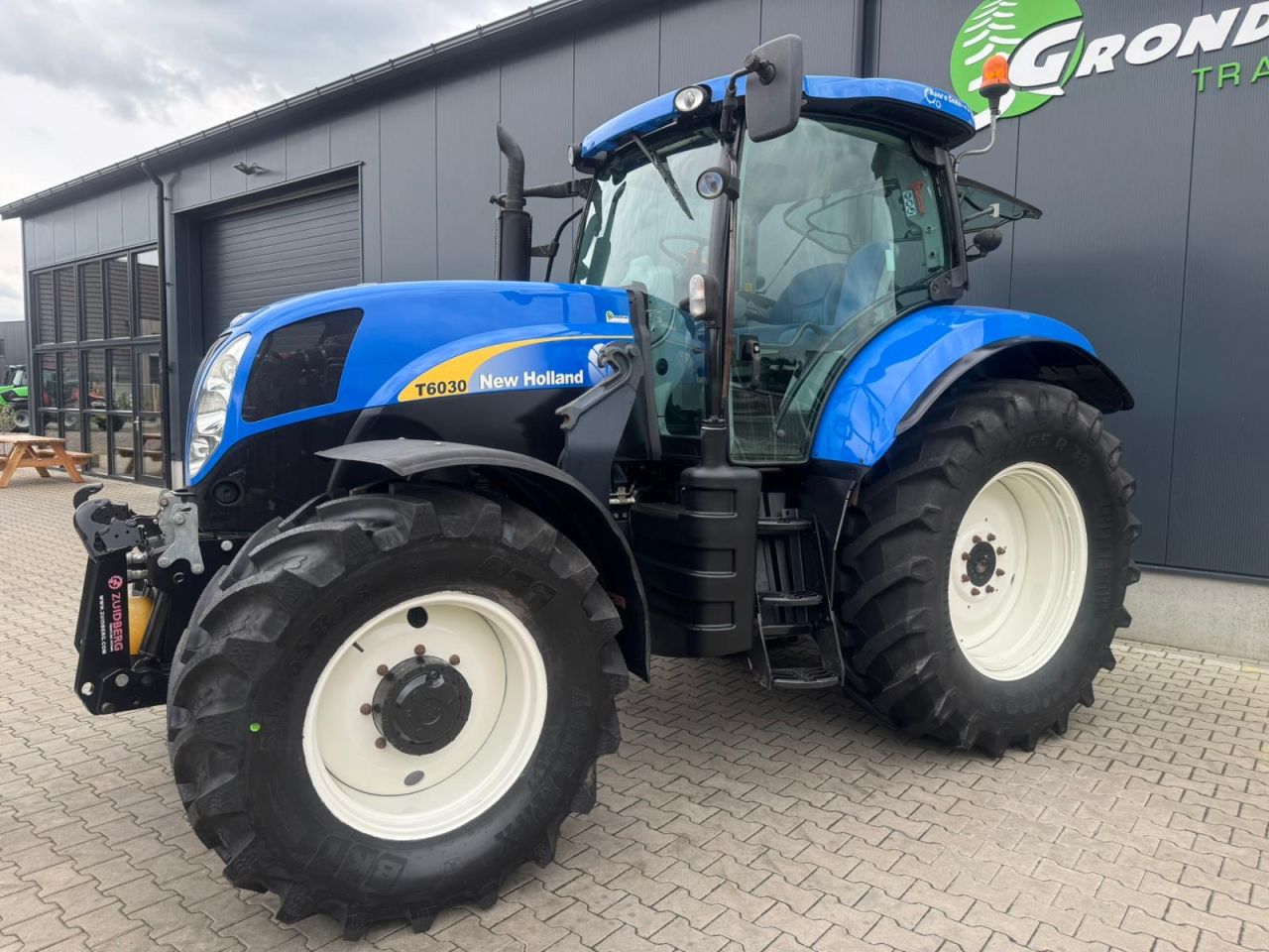 New Holland T6030 Range Command