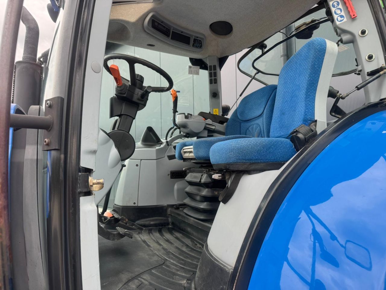 New Holland T6030 Range Command