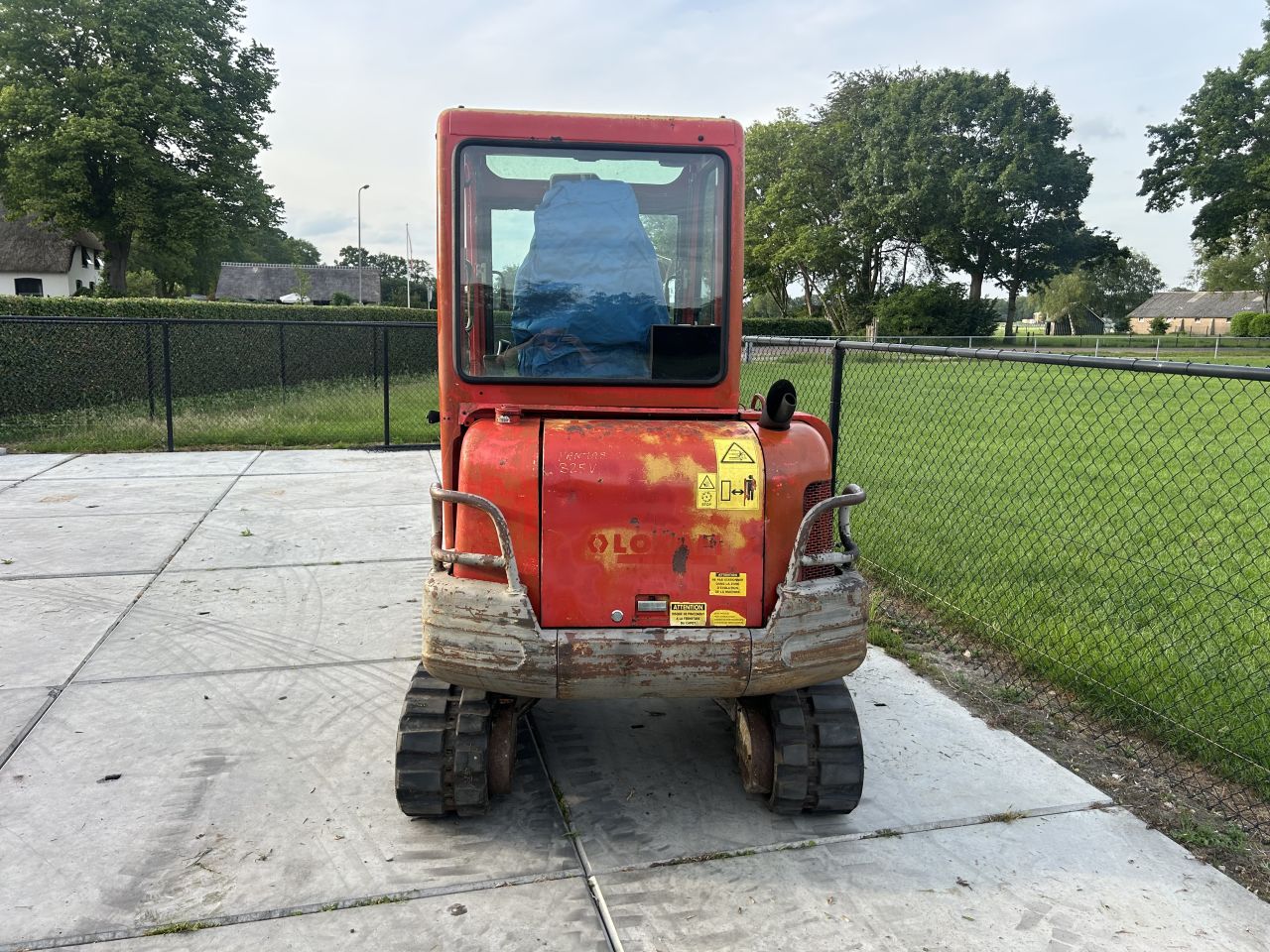 Yanmar b25v