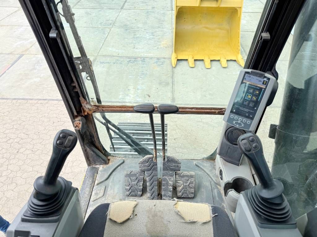 CAT 336FLN - Automatic Greasing / Backup Camera