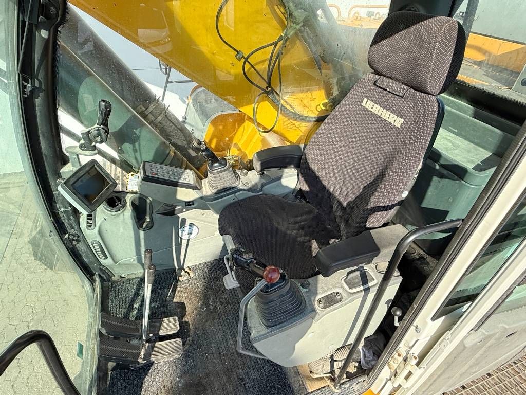 Liebherr R946 SHD - 11 Meter - Dutch Machine / Auto Lube