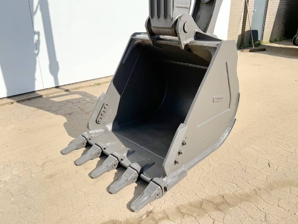 Volvo EC210 NEW / UNUSED (EC220DL)