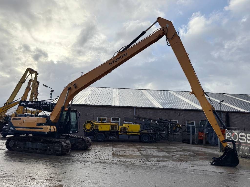 Hyundai HX300LR - 18m Long Reach / Auto Greasing