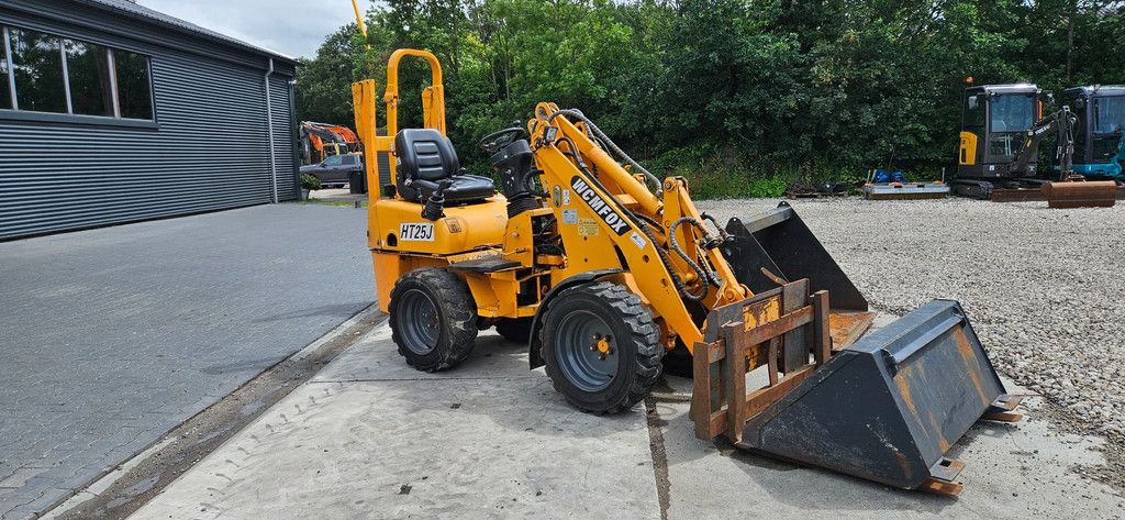 WCM 254 mini loader
