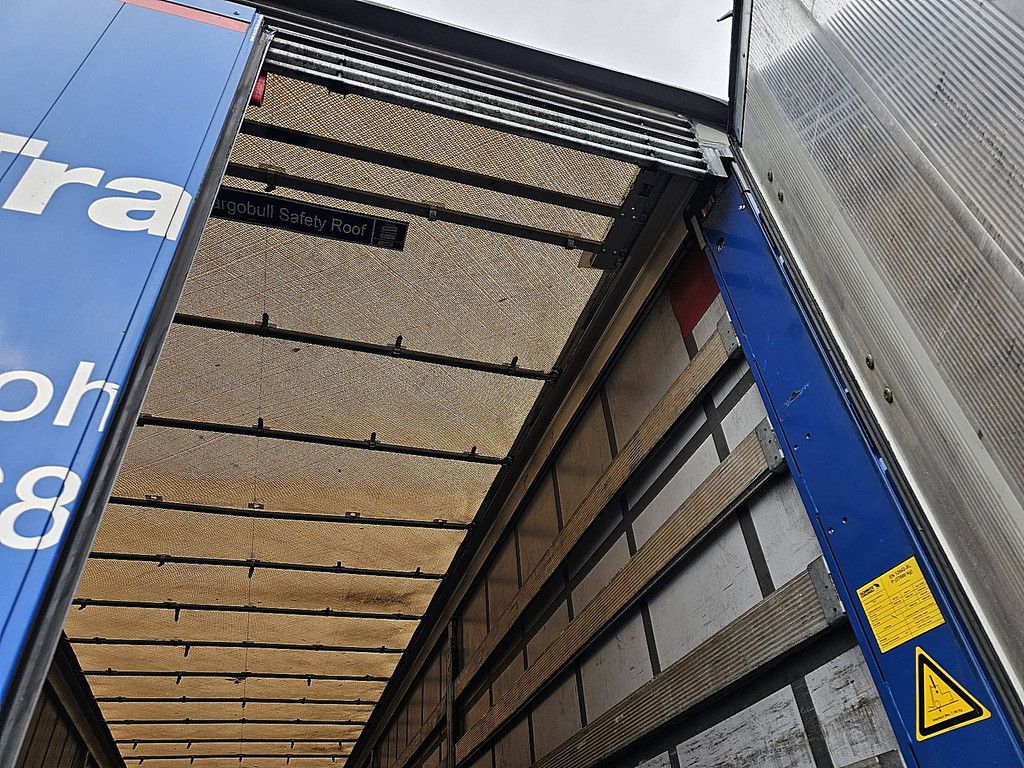 SCHMITZ SCB* S3T mega lifting roof