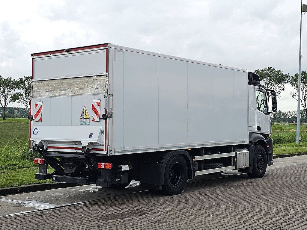 MERCEDES-BENZ ACTROS 1842 wb 460 box 611 cm