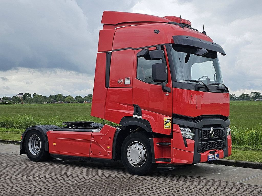RENAULT T 520