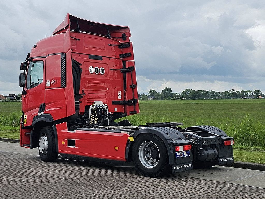 RENAULT T 520