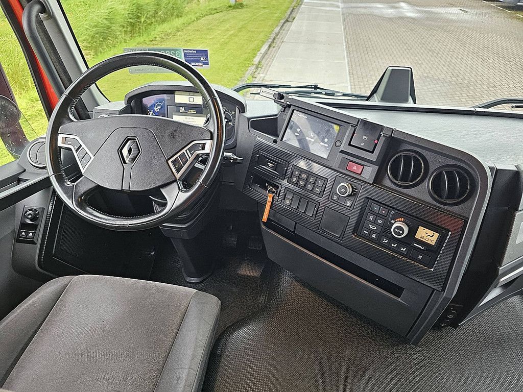 RENAULT T 520