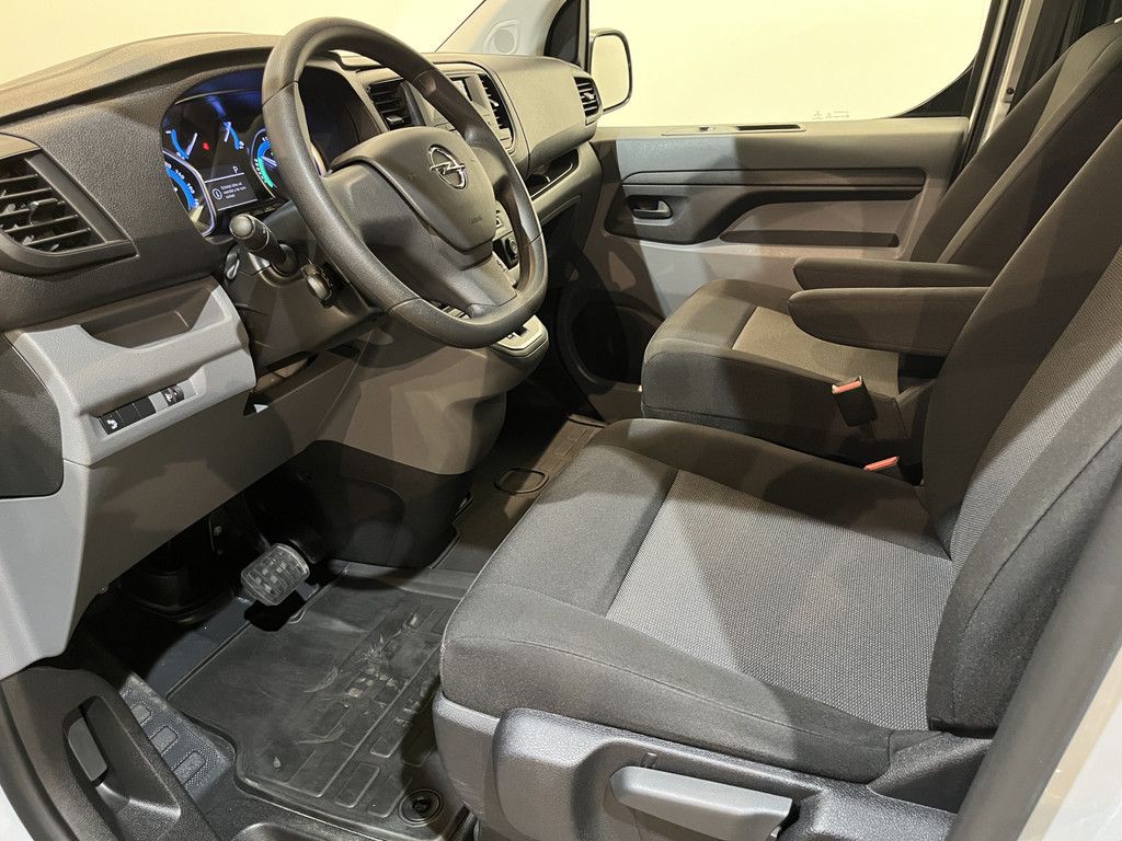 Opel Vivaro-e L2H1 Edition 75 kWh / 100% Elektrisch !! / Servicebus / Kast-inrichting / Airco / Cruise Control / PDC / 3-Zits / 21.400 KM !!