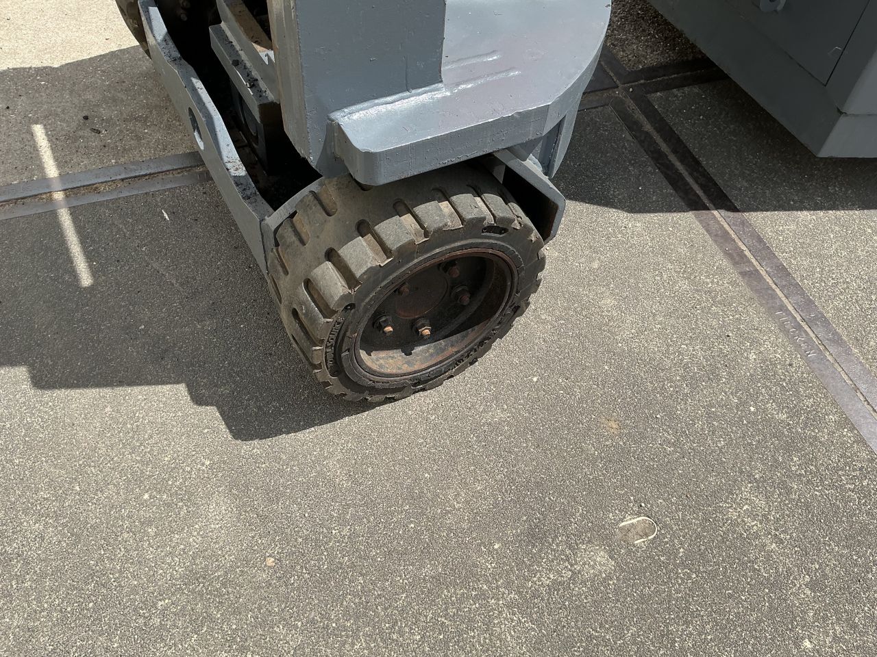 Bendi Aisle Master knikvorkheftruck LPG