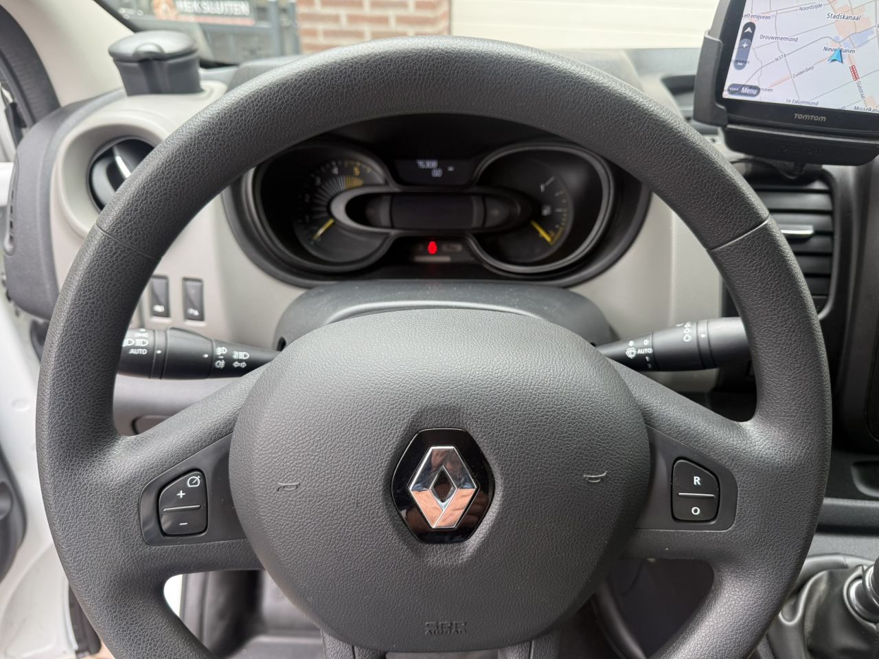 Renault Trafic service bus met Bott inrichting Victron 3000 Watt